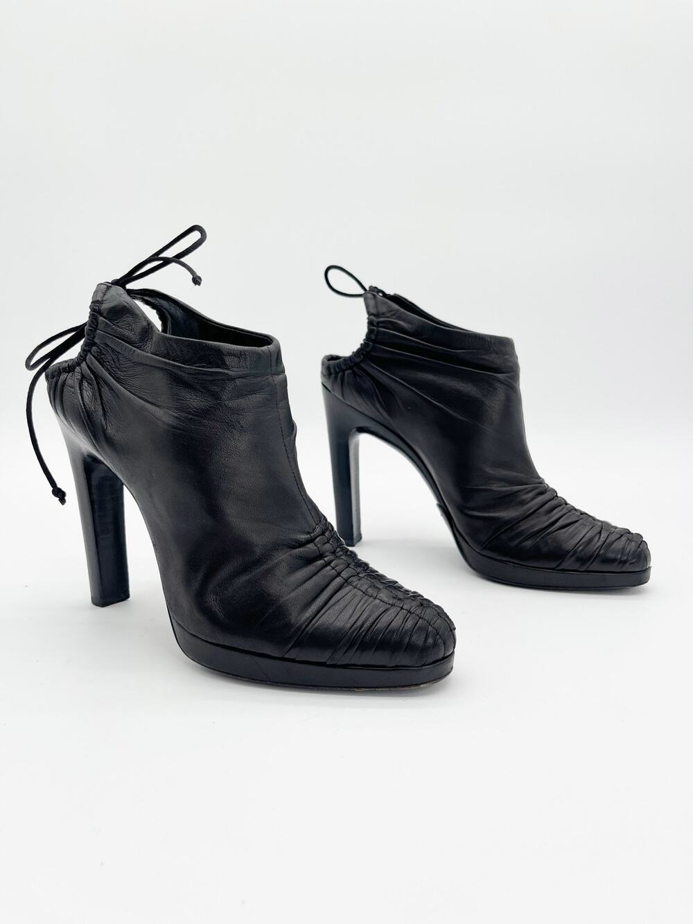 Gucci Vintage F/W 2004 Runway Tom Ford Black Leather Corset Ruched Booties US 8